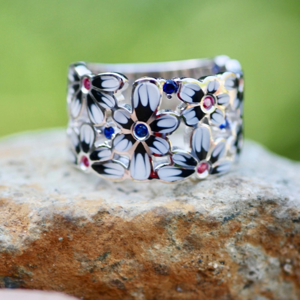 New Hand-Enameled Daisy Sterling Silver Wide Band Ring – Cubic Zirconia